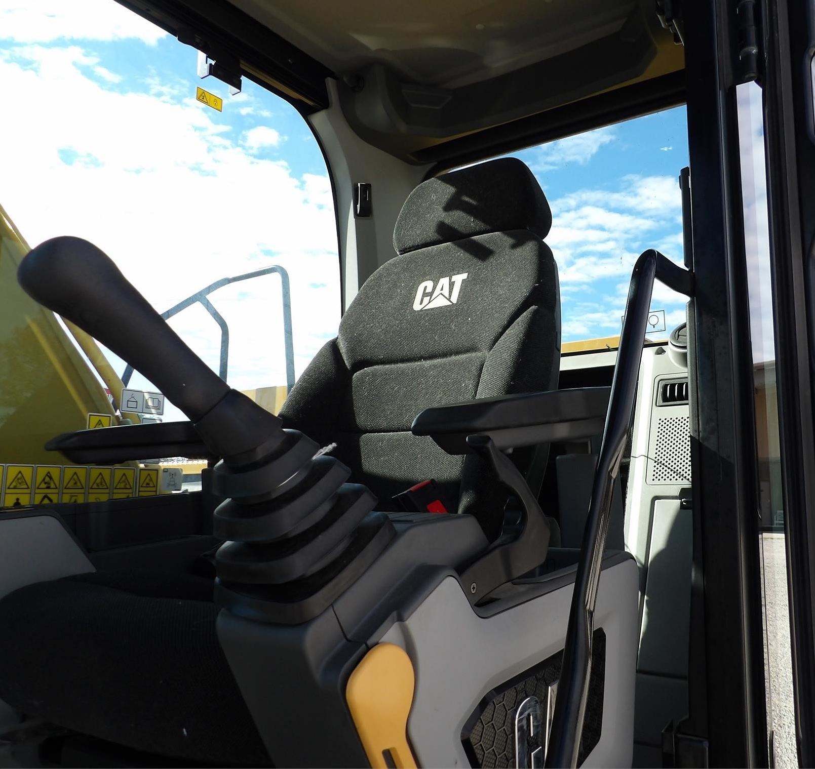 Caterpillar Backhoe Loader | Cabbed Backhoe Rental