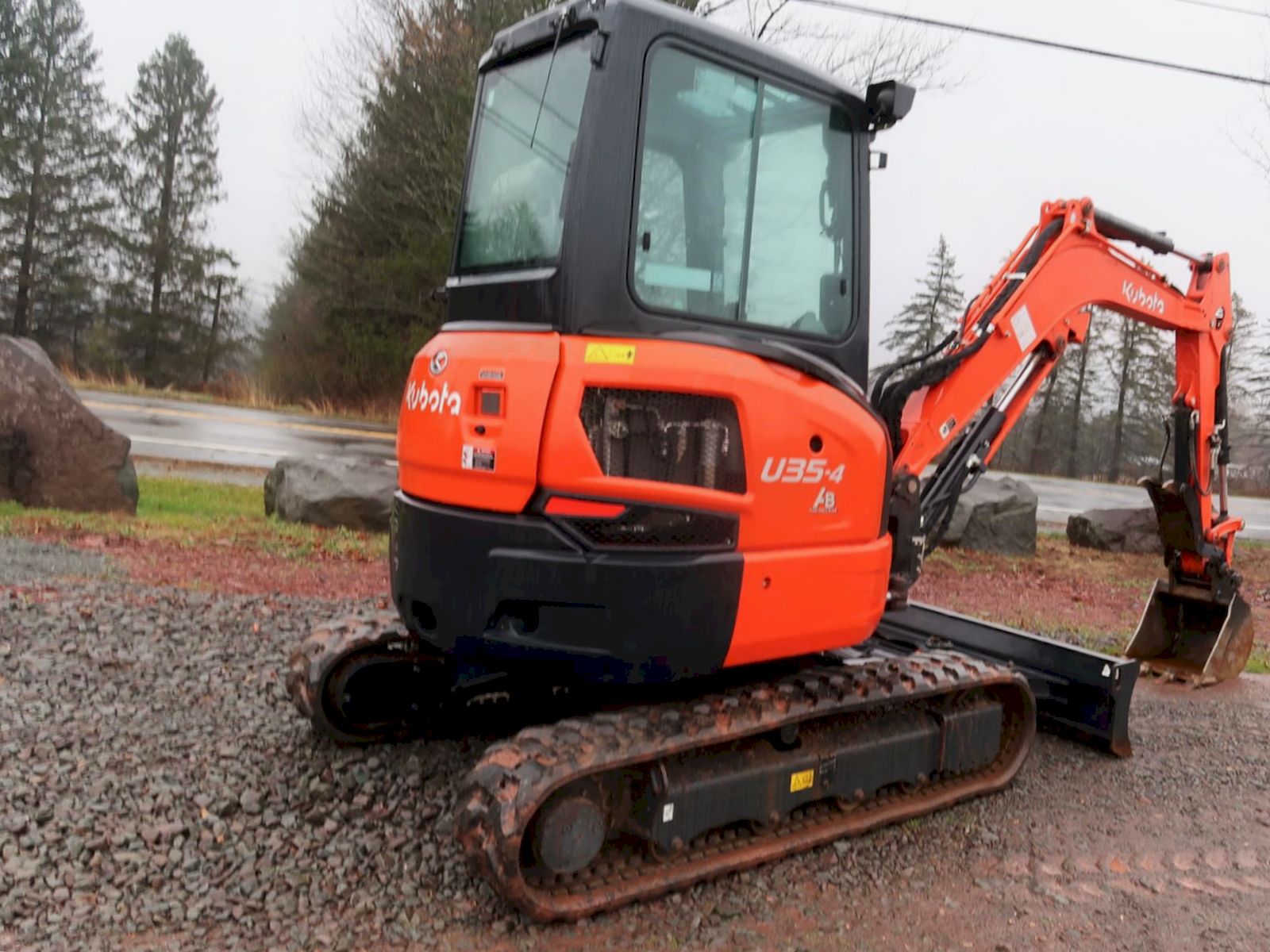 Caterpillar Backhoe Loader | Cabbed Backhoe Rental