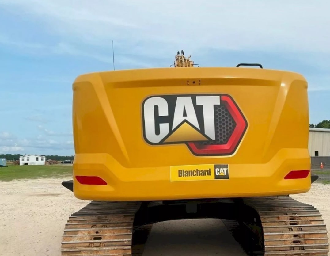 Caterpillar Backhoe Loader | Cabbed Backhoe Rental