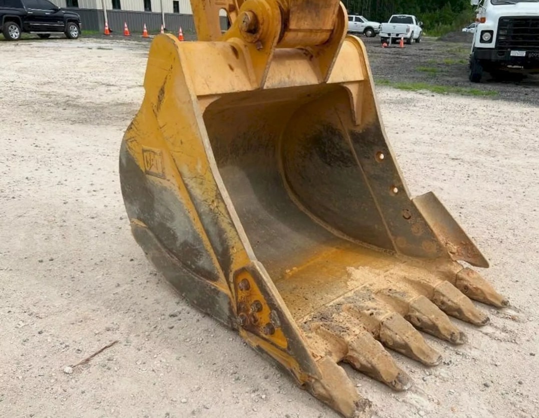 Caterpillar Backhoe Loader | Cabbed Backhoe Rental